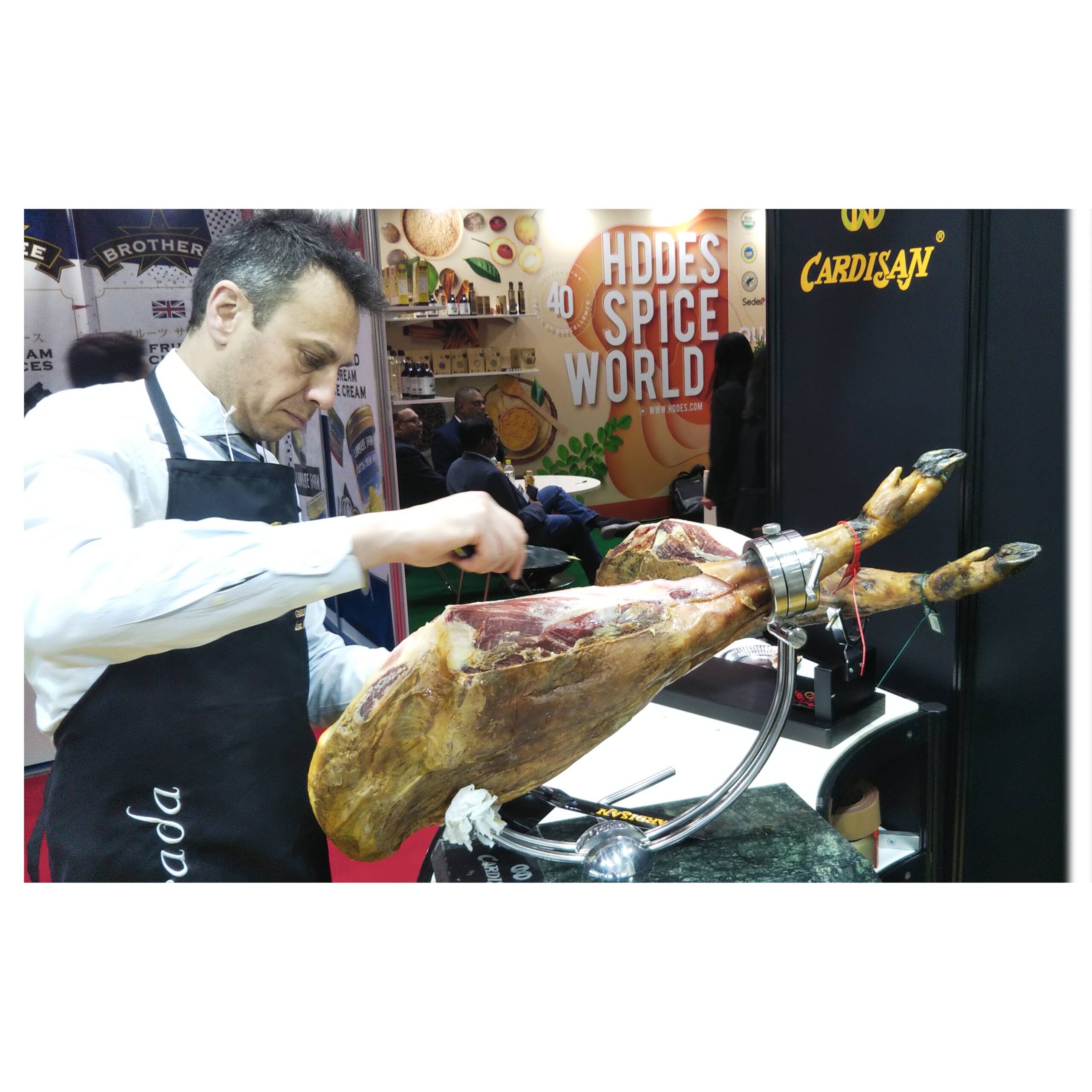 ハモン・イベリコ・ベジョータ 手切りスライス ギフエロ産《イベリコ/スライス/後脚》50g  - 画像 (5)